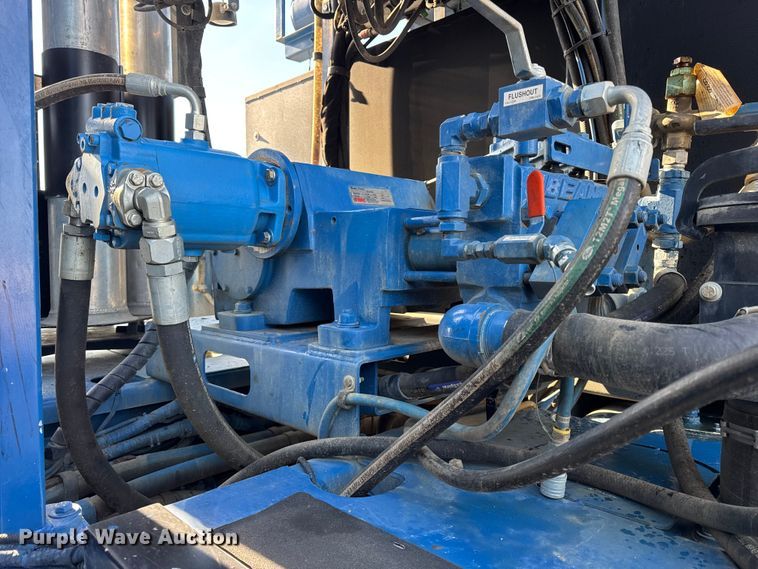 image for item ER0345 2014 Peterbilt 348 sewer jetter truck