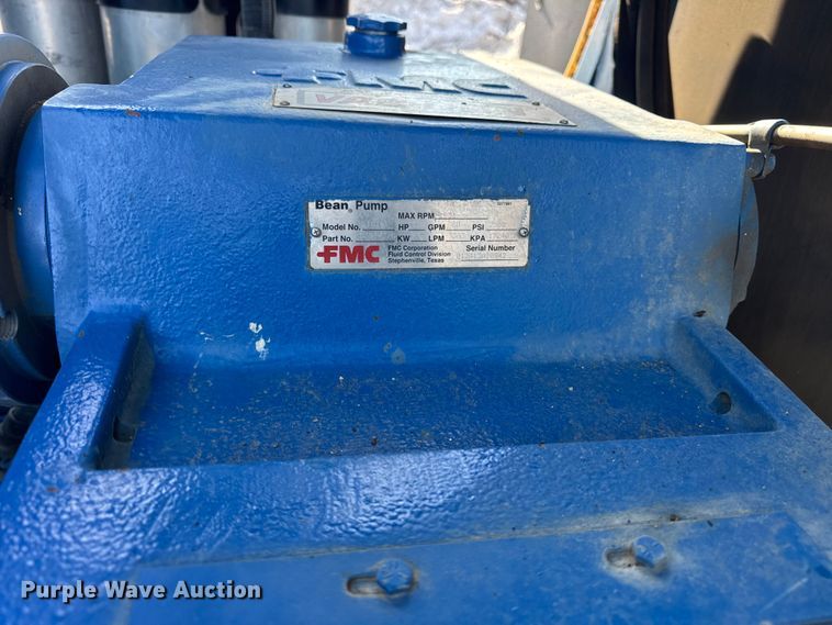 image for item ER0345 2014 Peterbilt 348 sewer jetter truck