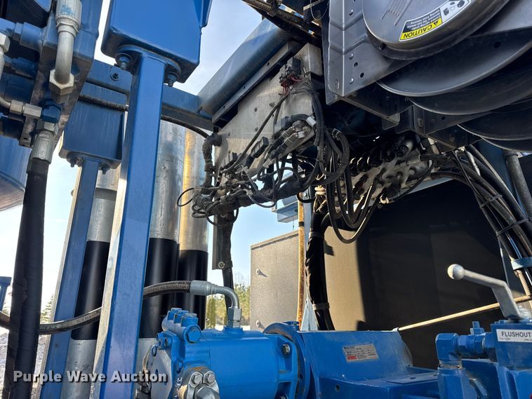 image for item ER0345 2014 Peterbilt 348 sewer jetter truck