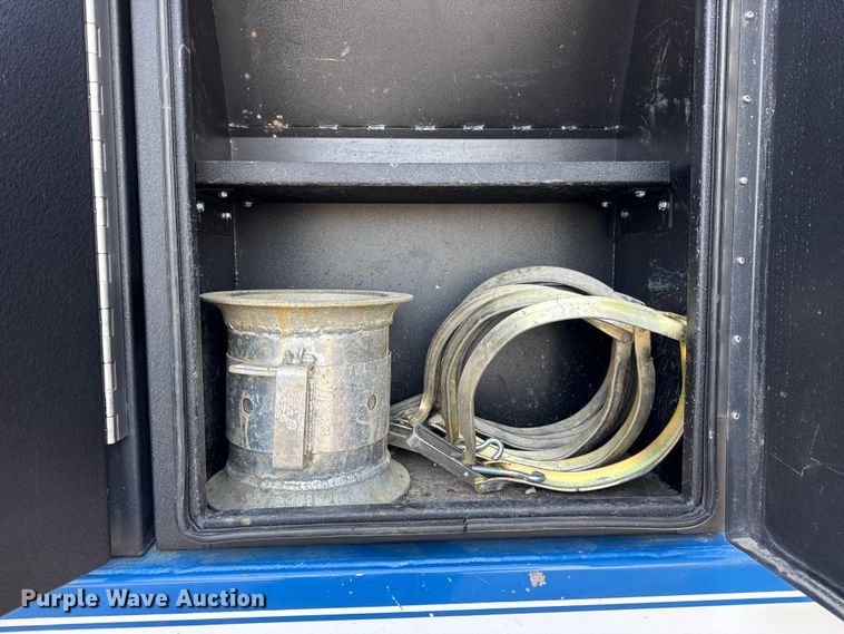 image for item ER0345 2014 Peterbilt 348 sewer jetter truck