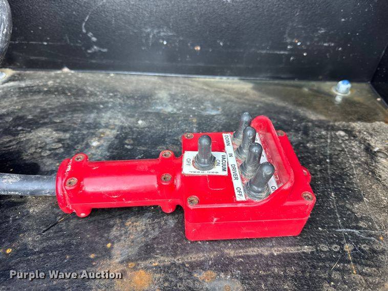 image for item ER0345 2014 Peterbilt 348 sewer jetter truck