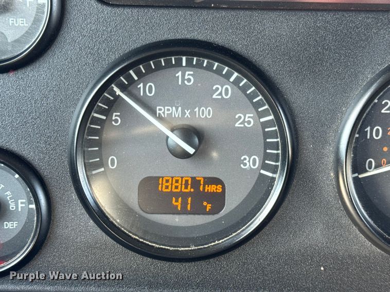 image for item ER0345 2014 Peterbilt 348 sewer jetter truck