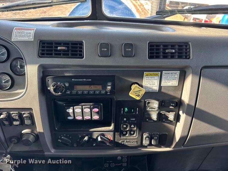 image for item ER0345 2014 Peterbilt 348 sewer jetter truck