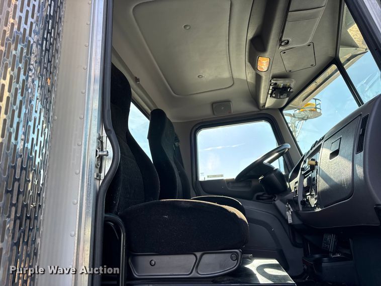 image for item ER0345 2014 Peterbilt 348 sewer jetter truck