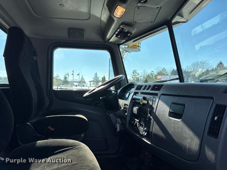 image for item ER0345 2014 Peterbilt 348 sewer jetter truck