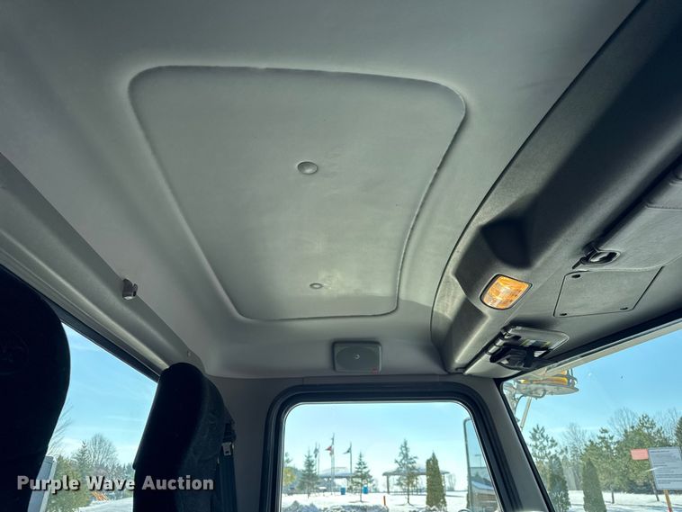 image for item ER0345 2014 Peterbilt 348 sewer jetter truck