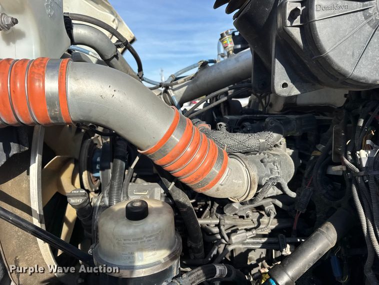 image for item ER0345 2014 Peterbilt 348 sewer jetter truck