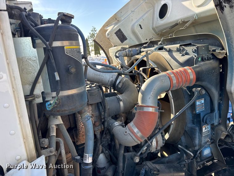 image for item ER0345 2014 Peterbilt 348 sewer jetter truck