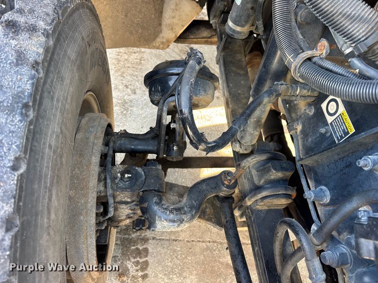 image for item ER0345 2014 Peterbilt 348 sewer jetter truck