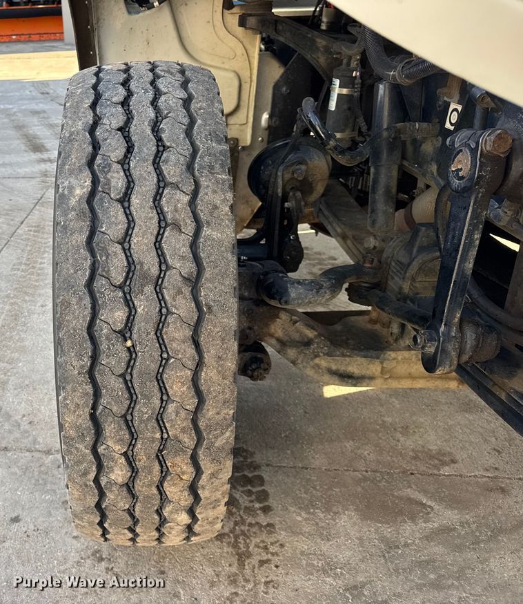 image for item ER0345 2014 Peterbilt 348 sewer jetter truck