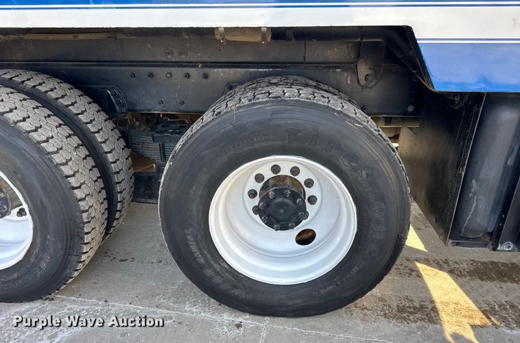 image for item ER0345 2014 Peterbilt 348 sewer jetter truck