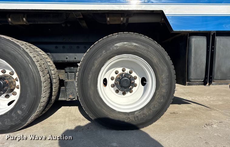 image for item ER0345 2014 Peterbilt 348 sewer jetter truck