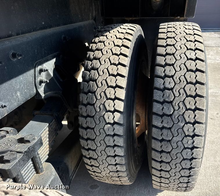 image for item ER0345 2014 Peterbilt 348 sewer jetter truck