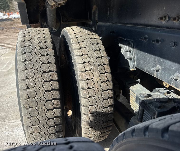 image for item ER0345 2014 Peterbilt 348 sewer jetter truck