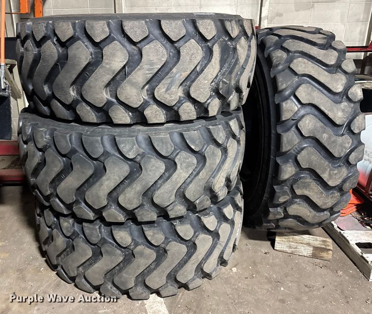 image for item ER0368 Michelin 20.5R25 wheel loader tires