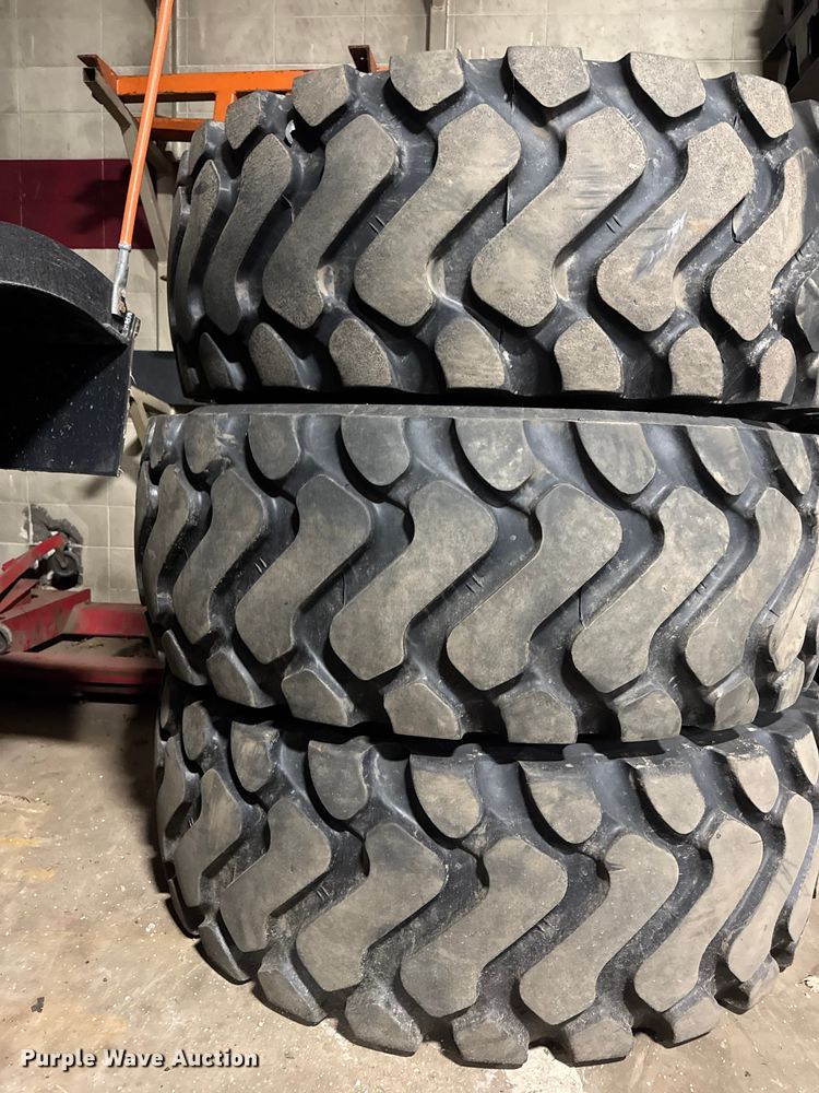 image for item ER0368 Michelin 20.5R25 wheel loader tires
