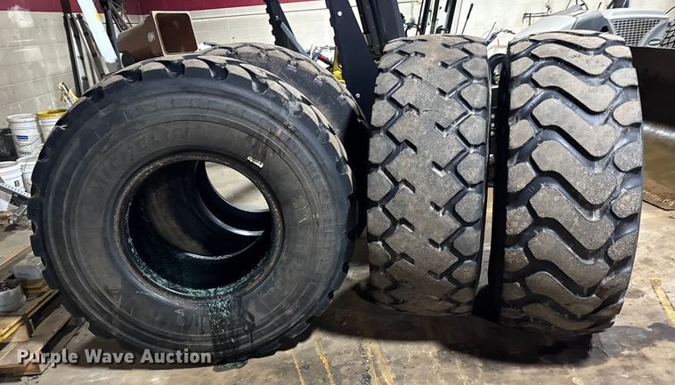 image for item ER0369 Michelin 20.5R25 wheel loader tires