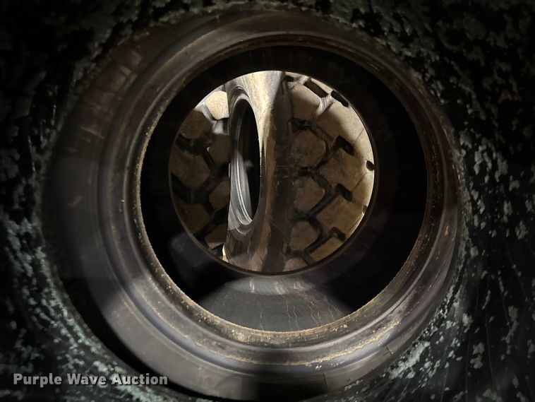 image for item ER0369 Michelin 20.5R25 wheel loader tires