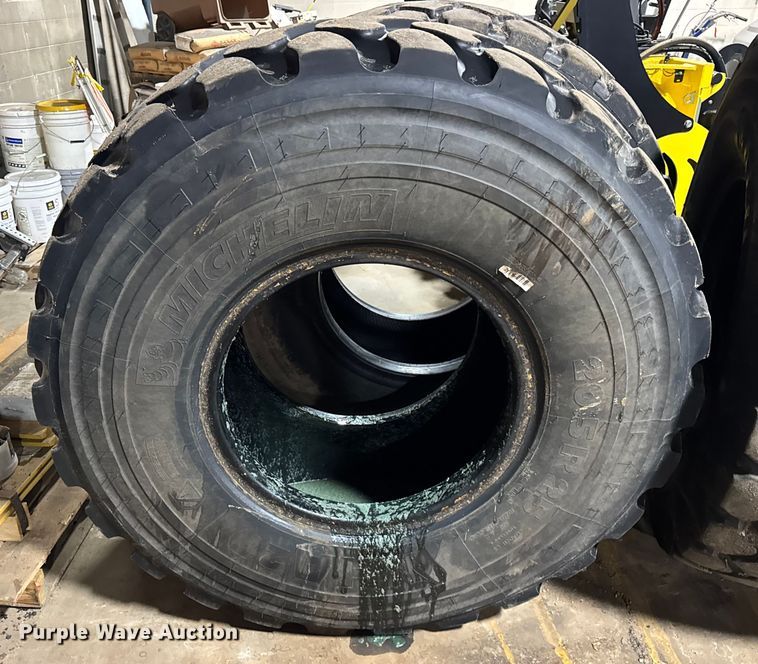 image for item ER0369 Michelin 20.5R25 wheel loader tires