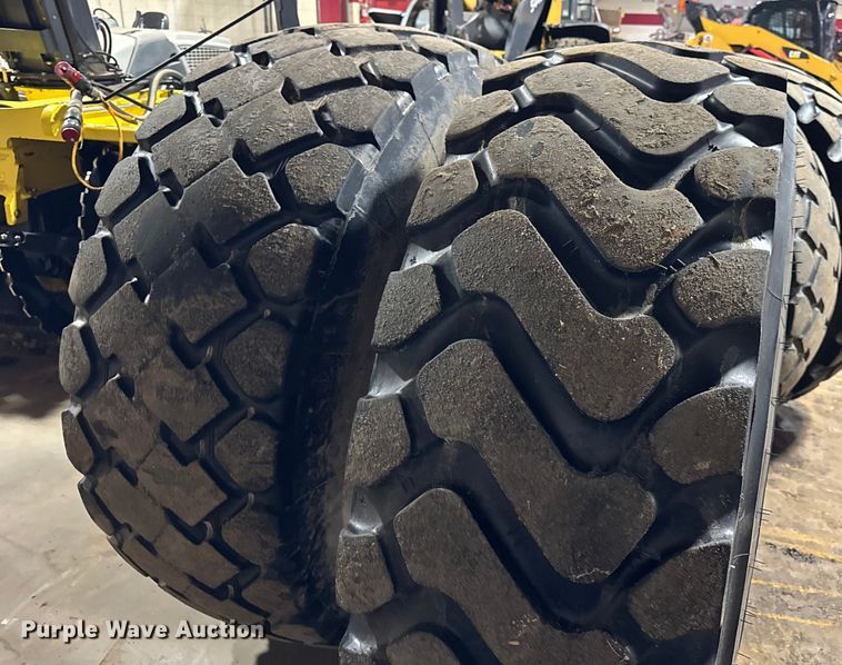 image for item ER0369 Michelin 20.5R25 wheel loader tires