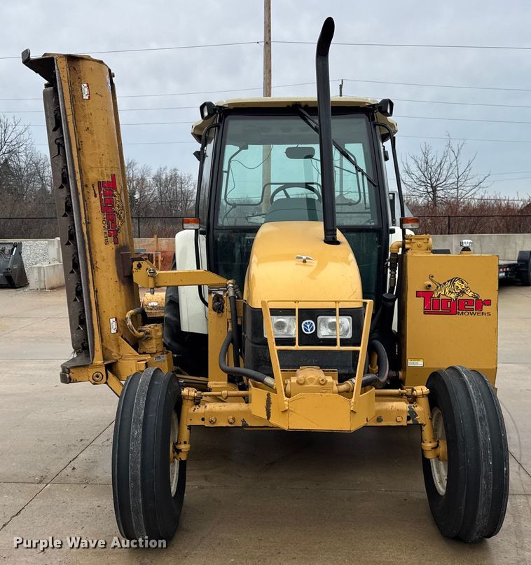 image for item ER0376 1997 New Holland 6635 tractor