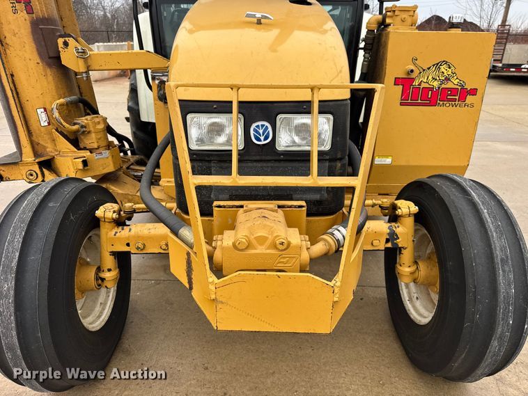 image for item ER0376 1997 New Holland 6635 tractor