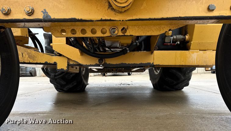 image for item ER0376 1997 New Holland 6635 tractor