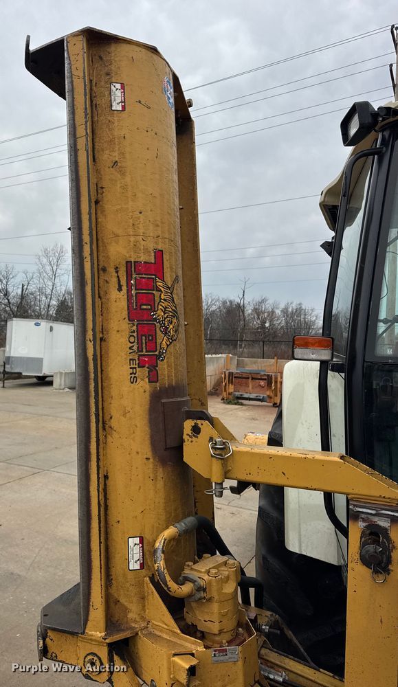 image for item ER0376 1997 New Holland 6635 tractor