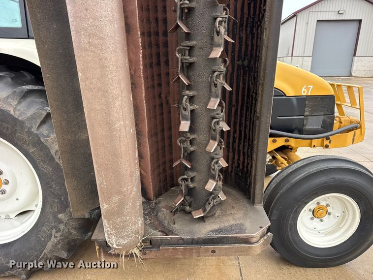 image for item ER0376 1997 New Holland 6635 tractor