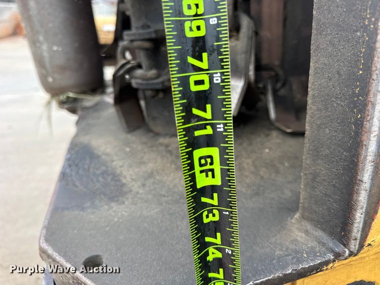 image for item ER0376 1997 New Holland 6635 tractor