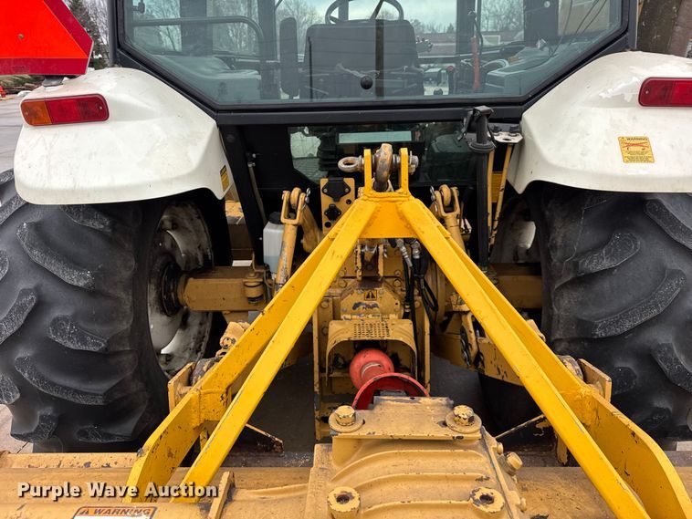 image for item ER0376 1997 New Holland 6635 tractor