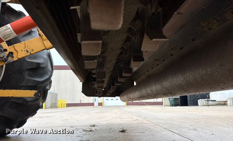 image for item ER0376 1997 New Holland 6635 tractor