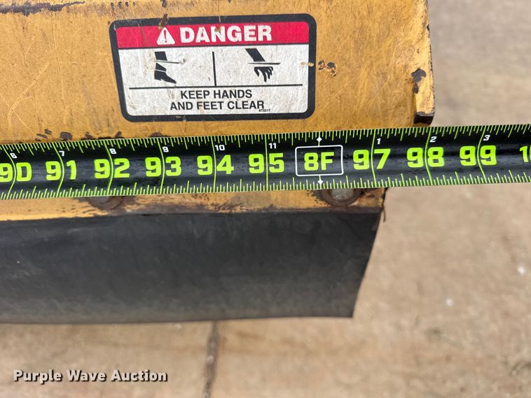 image for item ER0376 1997 New Holland 6635 tractor