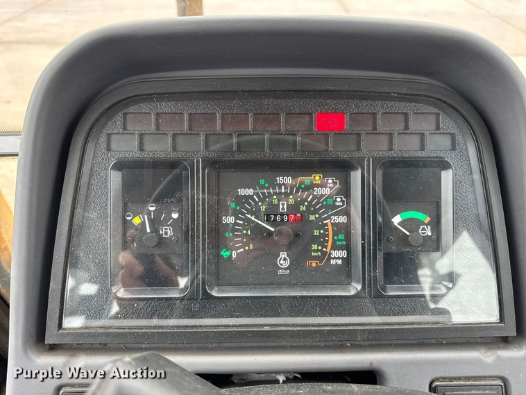 image for item ER0376 1997 New Holland 6635 tractor