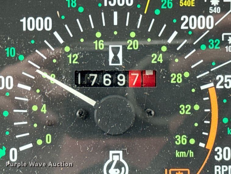 image for item ER0376 1997 New Holland 6635 tractor