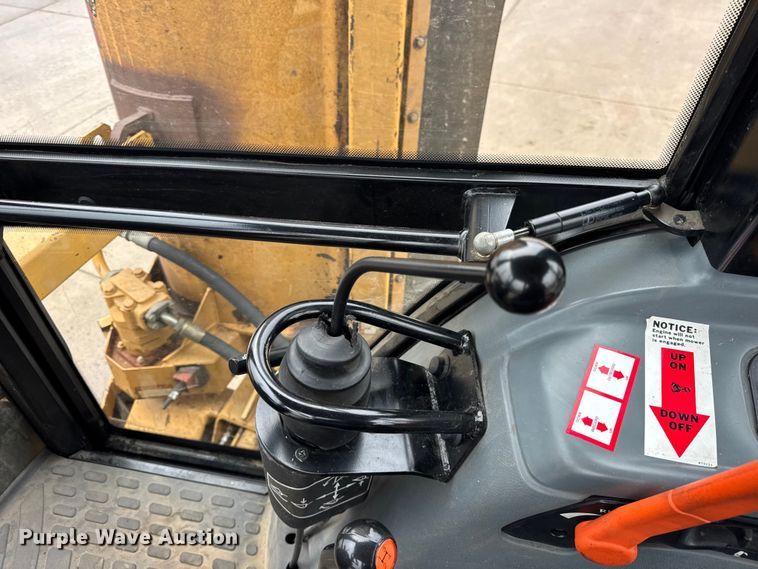 image for item ER0376 1997 New Holland 6635 tractor