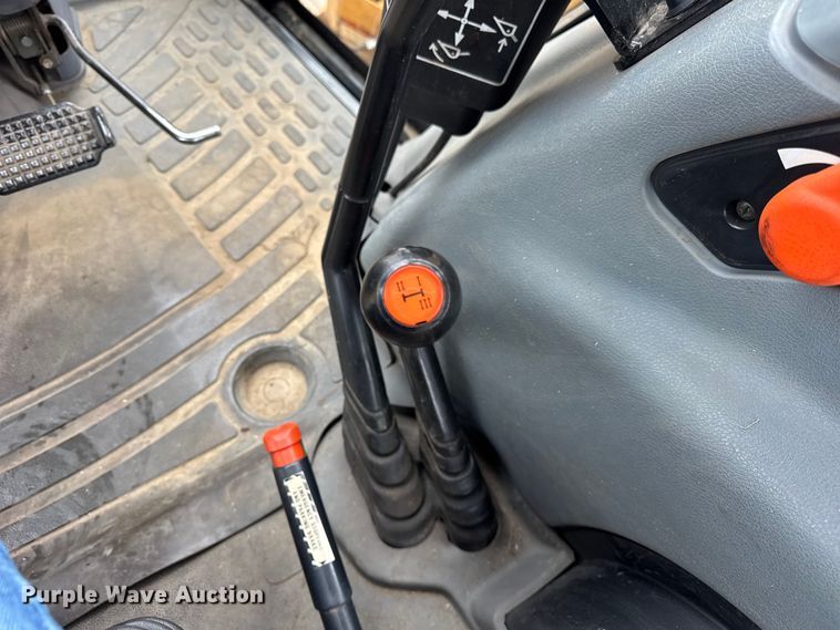 image for item ER0376 1997 New Holland 6635 tractor