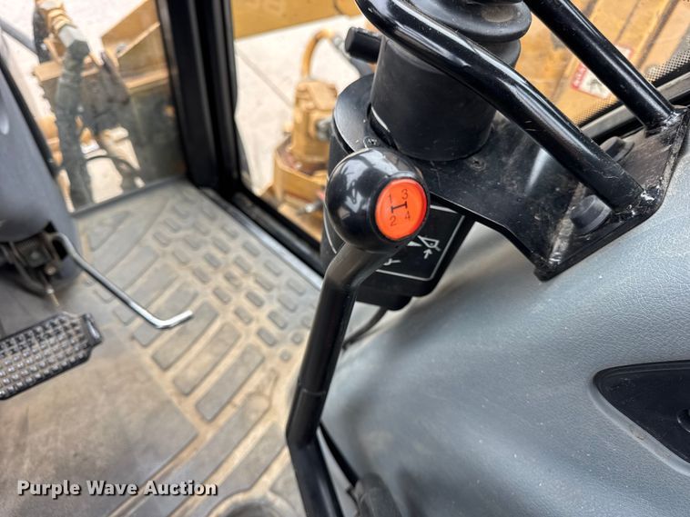 image for item ER0376 1997 New Holland 6635 tractor