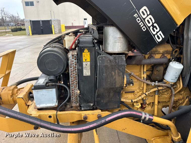 image for item ER0376 1997 New Holland 6635 tractor