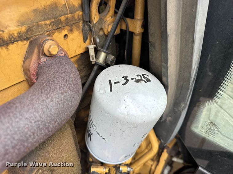 image for item ER0376 1997 New Holland 6635 tractor