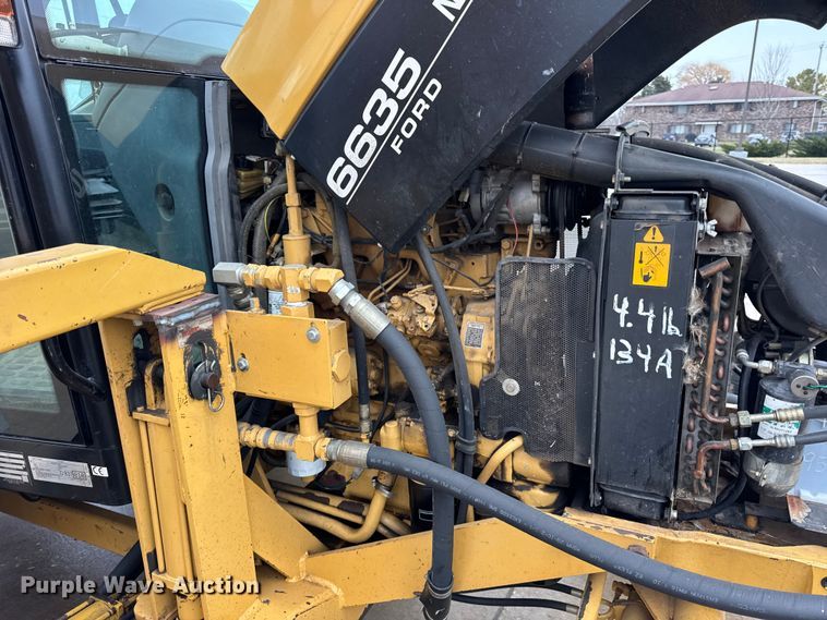 image for item ER0376 1997 New Holland 6635 tractor