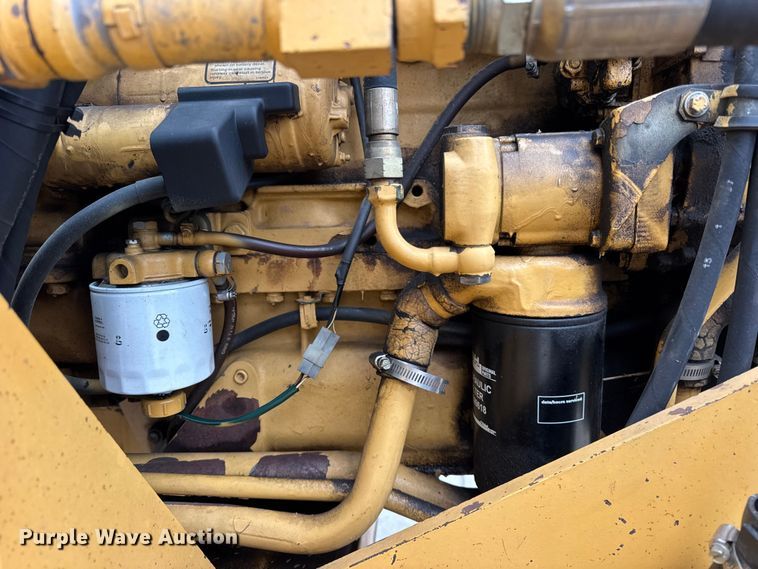 image for item ER0376 1997 New Holland 6635 tractor