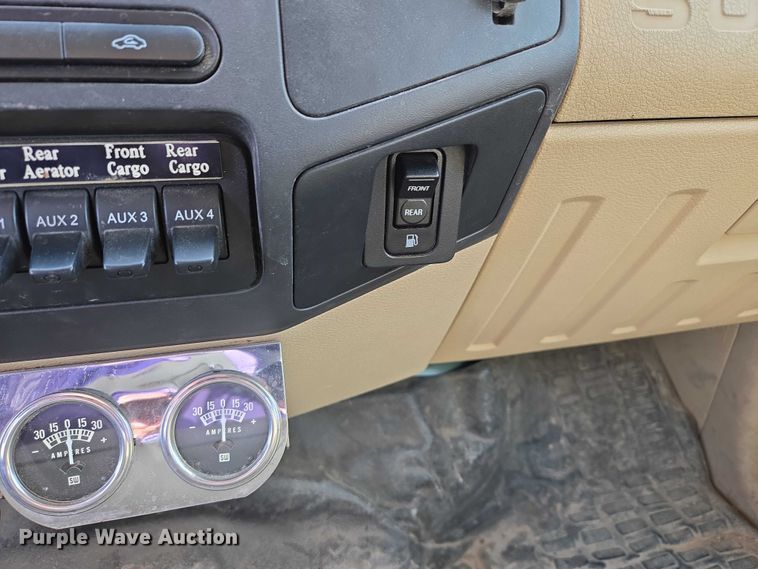 image for item ES2634 2008 Ford F450 truck cab and chassis