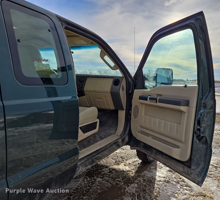 image for item ES2634 2008 Ford F450 truck cab and chassis