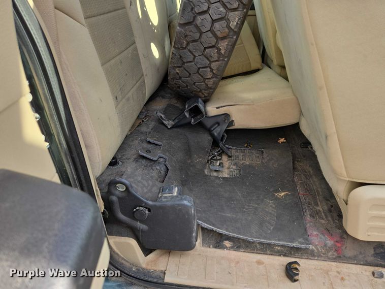 image for item ES2634 2008 Ford F450 truck cab and chassis