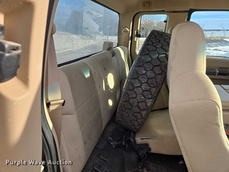 image for item ES2634 2008 Ford F450 truck cab and chassis