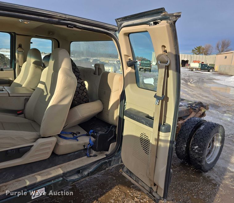 image for item ES2634 2008 Ford F450 truck cab and chassis