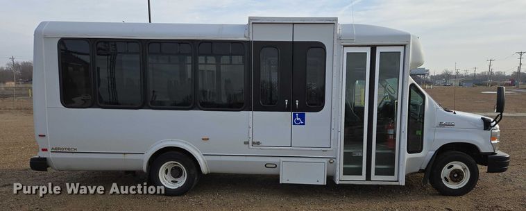 image for item ES2667 2013 Ford Eldorado shuttle bus