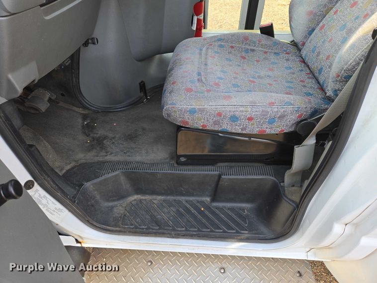 image for item ES2667 2013 Ford Eldorado shuttle bus