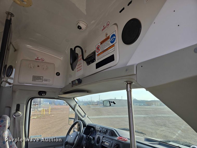 image for item ES2667 2013 Ford Eldorado shuttle bus